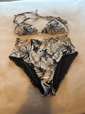 Old Navy Black and Cream Floral Bikini Set
